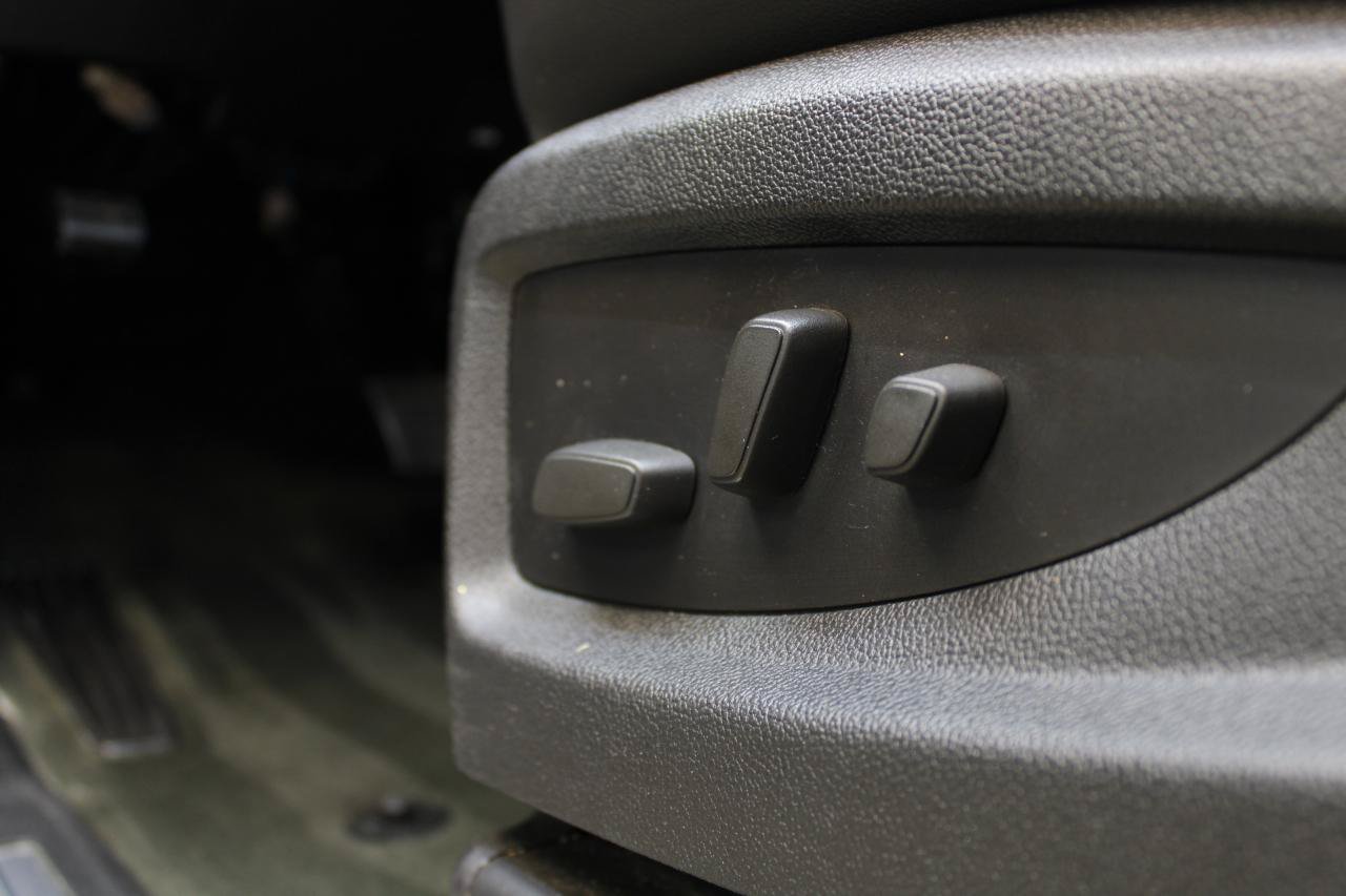 Used 2015 Chevrolet Tahoe LTZ AWD/4WD image 28