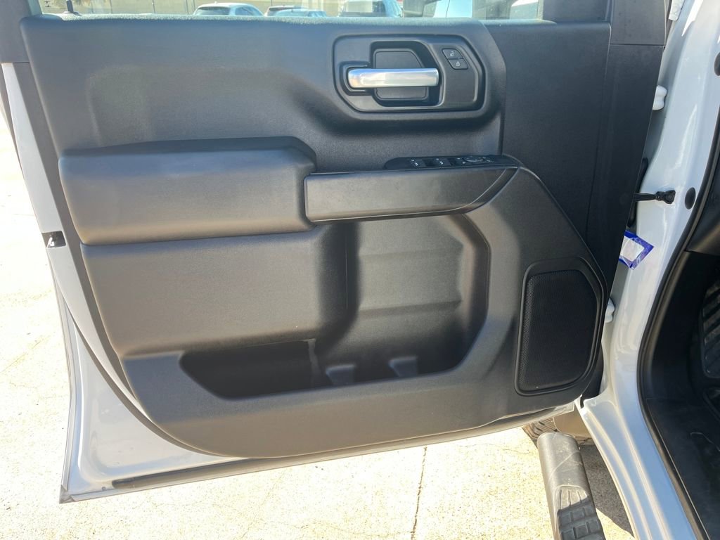 Used 2020 Chevrolet Silverado 2500 Custom w/ Custom Value Package image 13