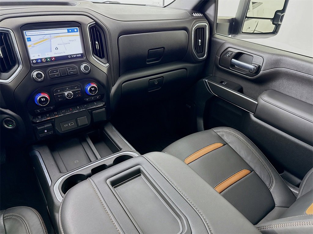 Used 2020 GMC Sierra 2500 AT4 w/ AT4 Premium Package image 24
