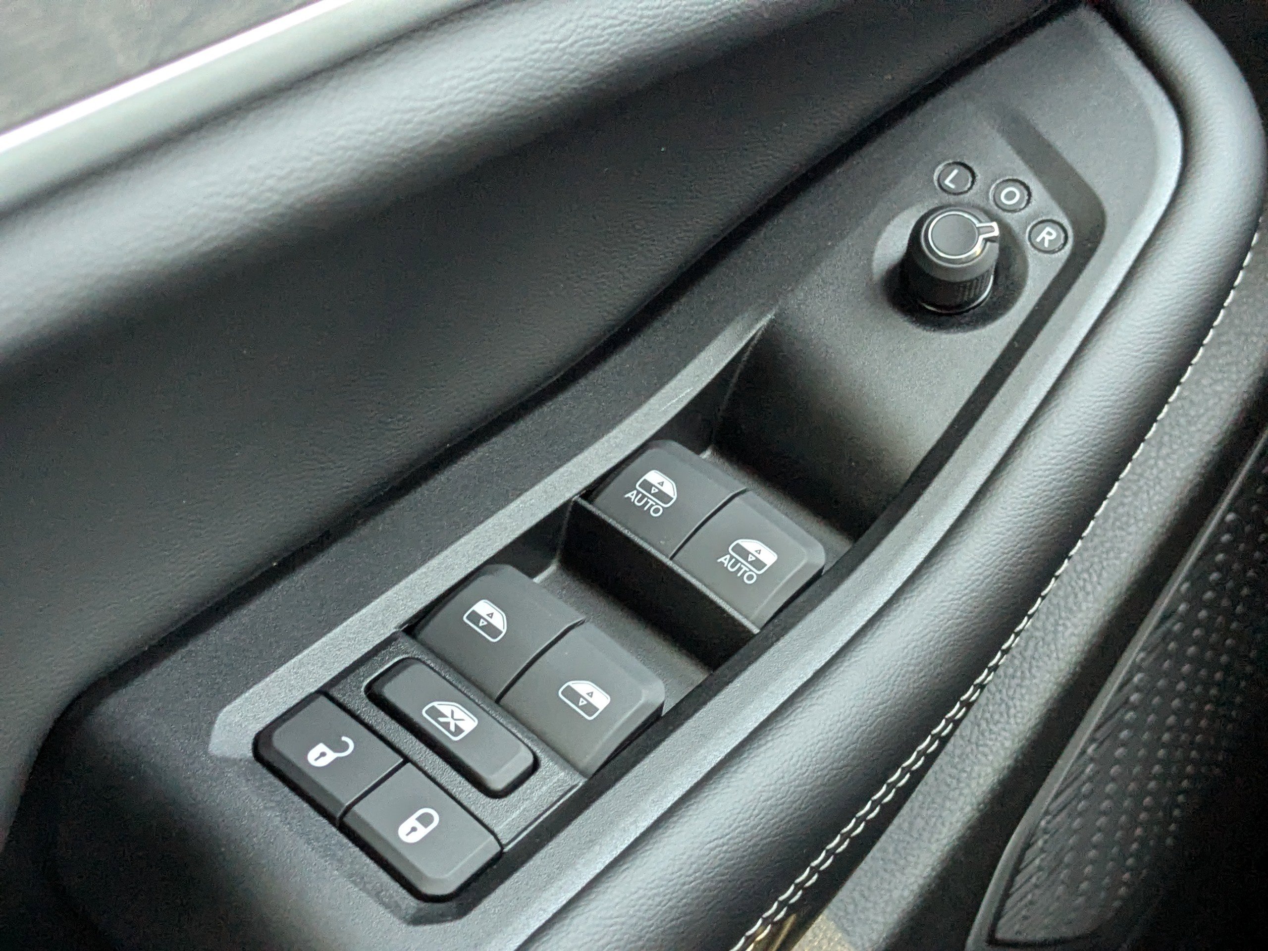 New 2026 Jeep Grand Cherokee Limited w/ Luxury Tech Group II image 24