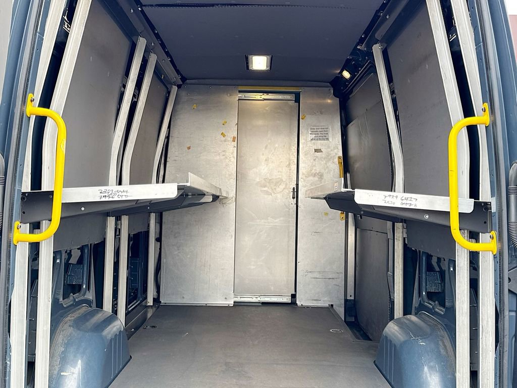 Used 2019 Mercedes-Benz Sprinter 144 image 9