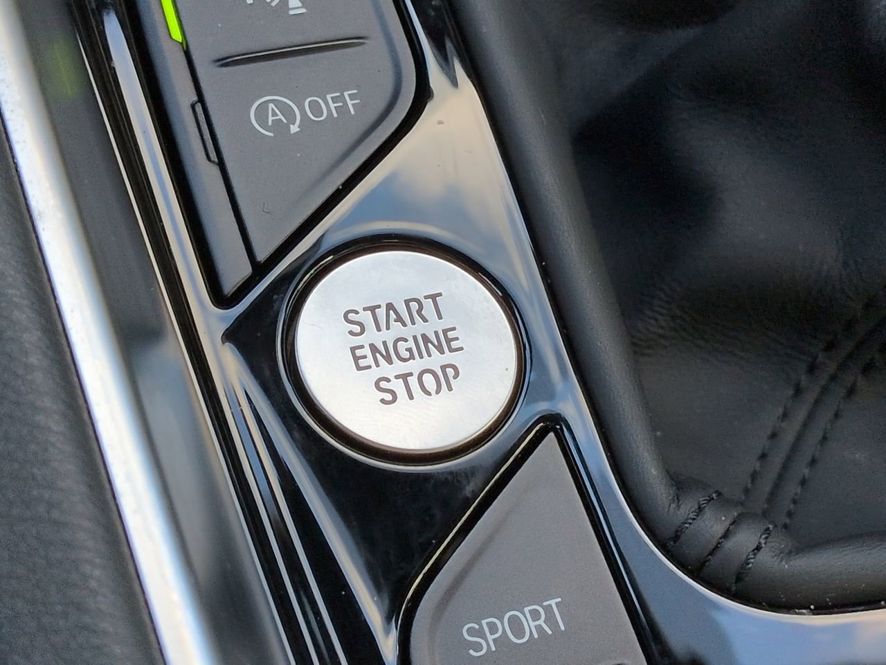 Used 2025 BMW Z4 M40i w/ Edition RWD image 28