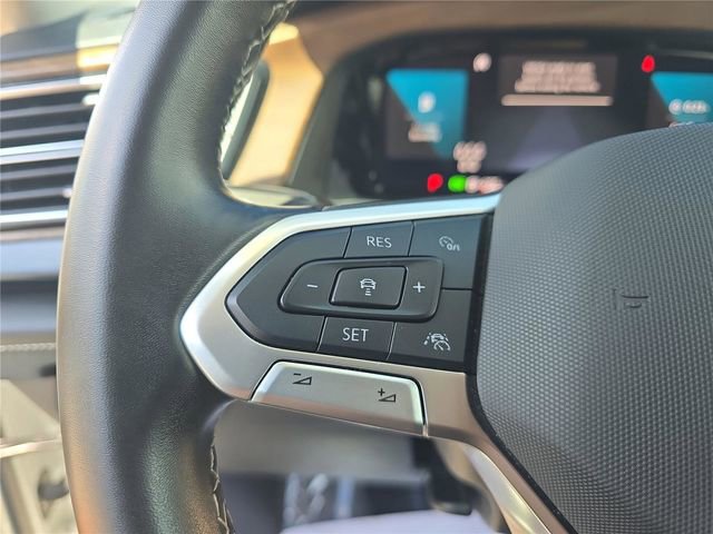 Used 2025 Volkswagen Atlas SE FWD image 24