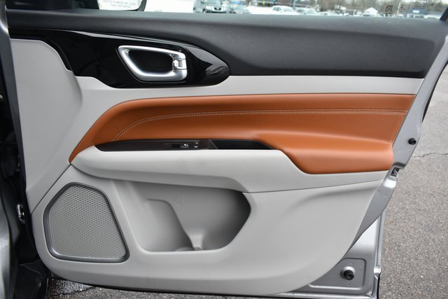 Used 2022 Jeep Compass Limited image 38