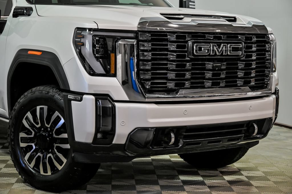 Used 2024 GMC Sierra 2500 Denali Ultimate AWD/4WD image 2