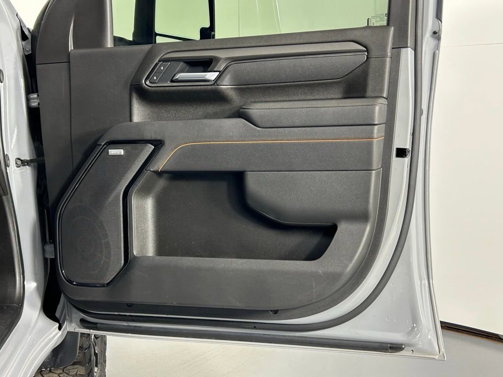 Used 2025 GMC Sierra 2500 AT4 w/ AT4 Premium Plus Package image 10