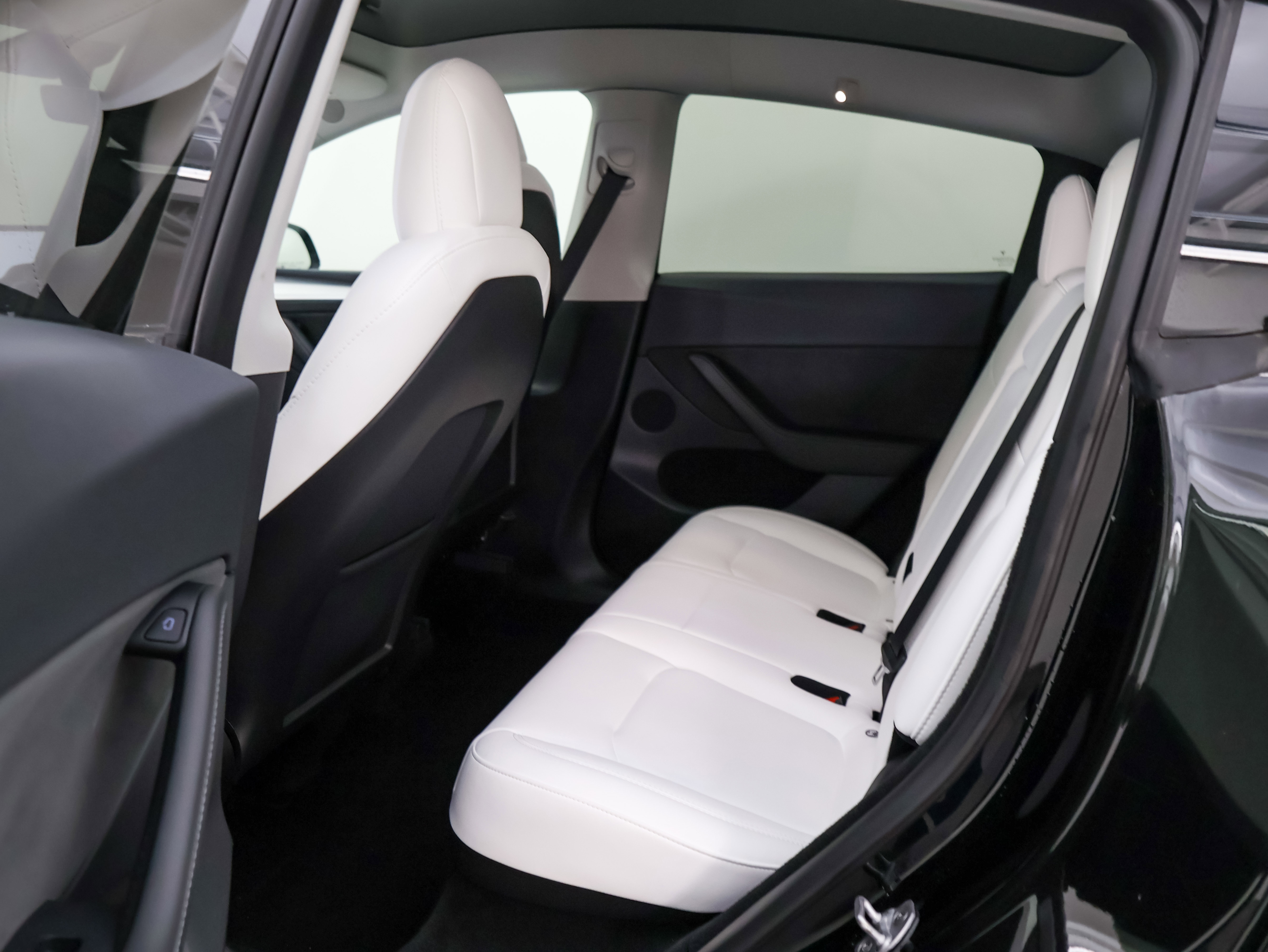 Used 2023 Tesla Model Y Performance AWD/4WD image 21