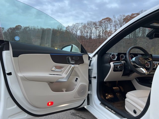 Used 2024 Mercedes-Benz CLA 250 4MATIC image 21