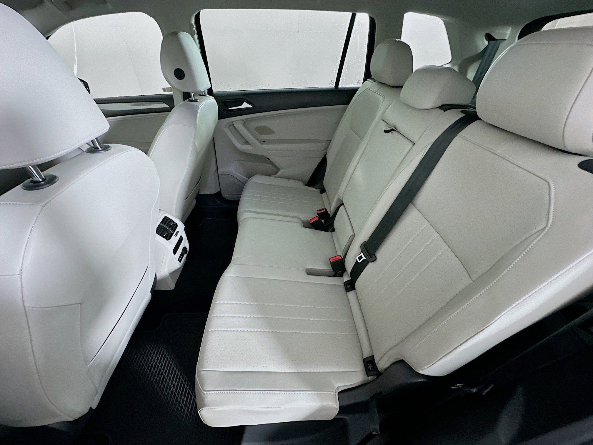 Used 2022 Volkswagen Tiguan SE image 27