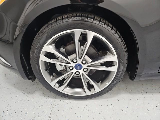 Used 2017 Ford Fusion Titanium image 9