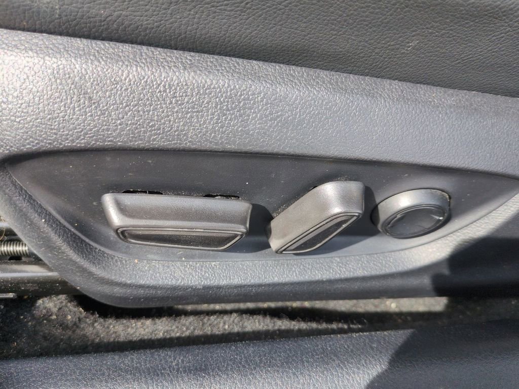 Used 2024 Toyota Camry SE FWD image 14