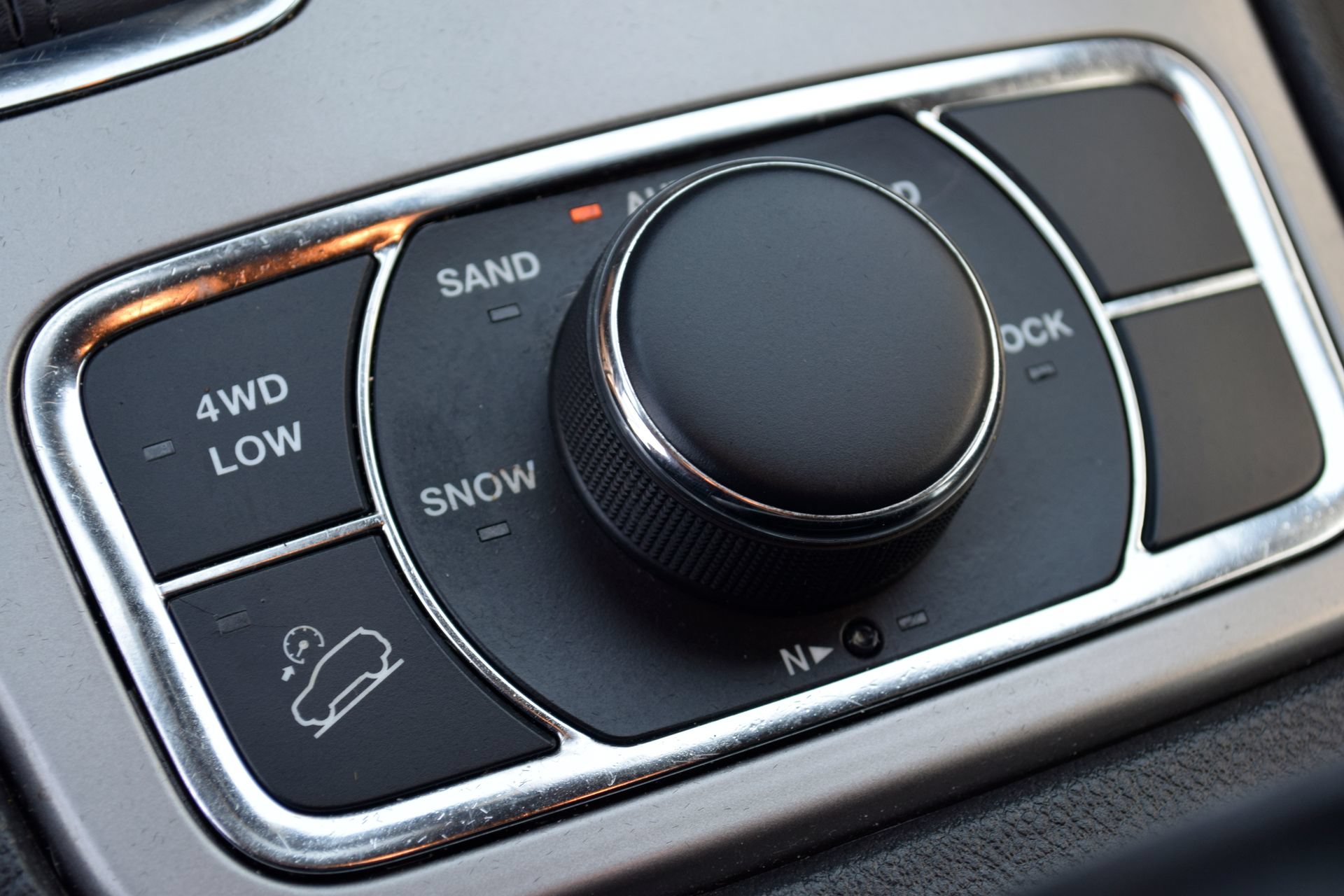 Used 2022 Jeep Grand Cherokee Limited AWD/4WD image 12