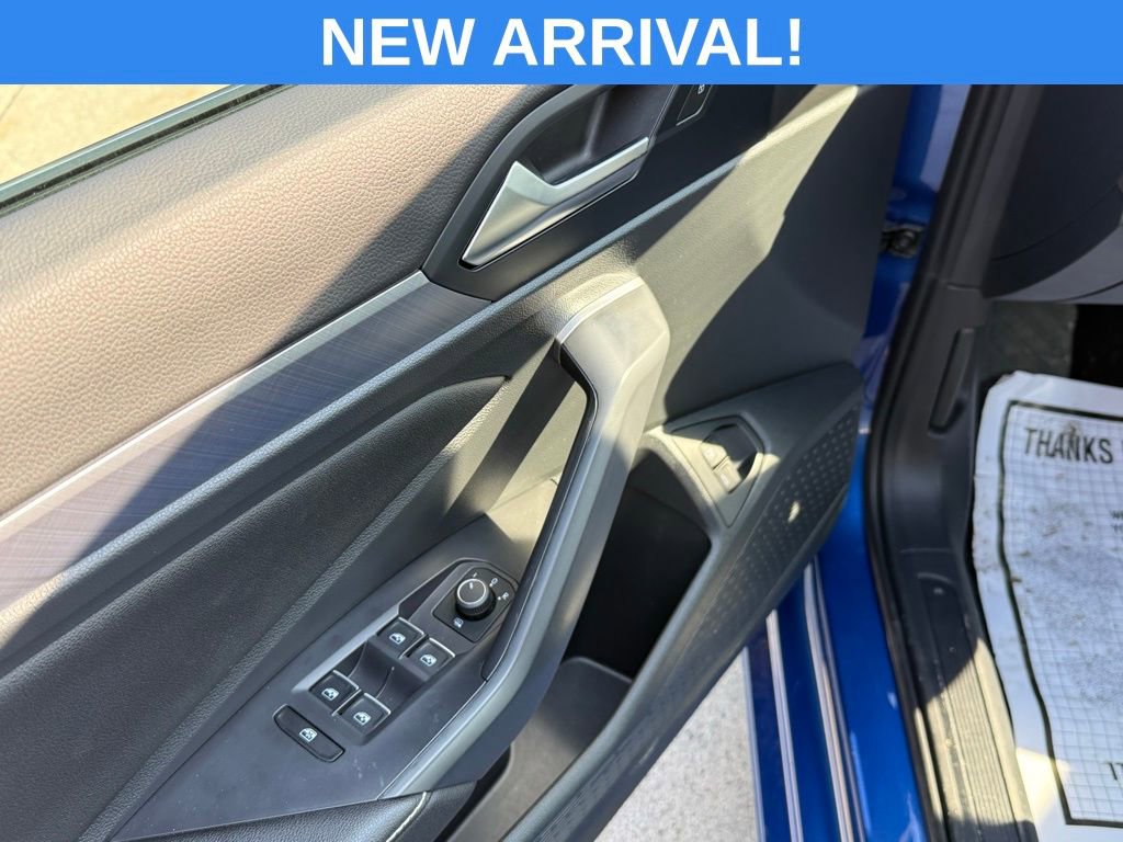 Used 2024 Volkswagen Jetta SE image 20