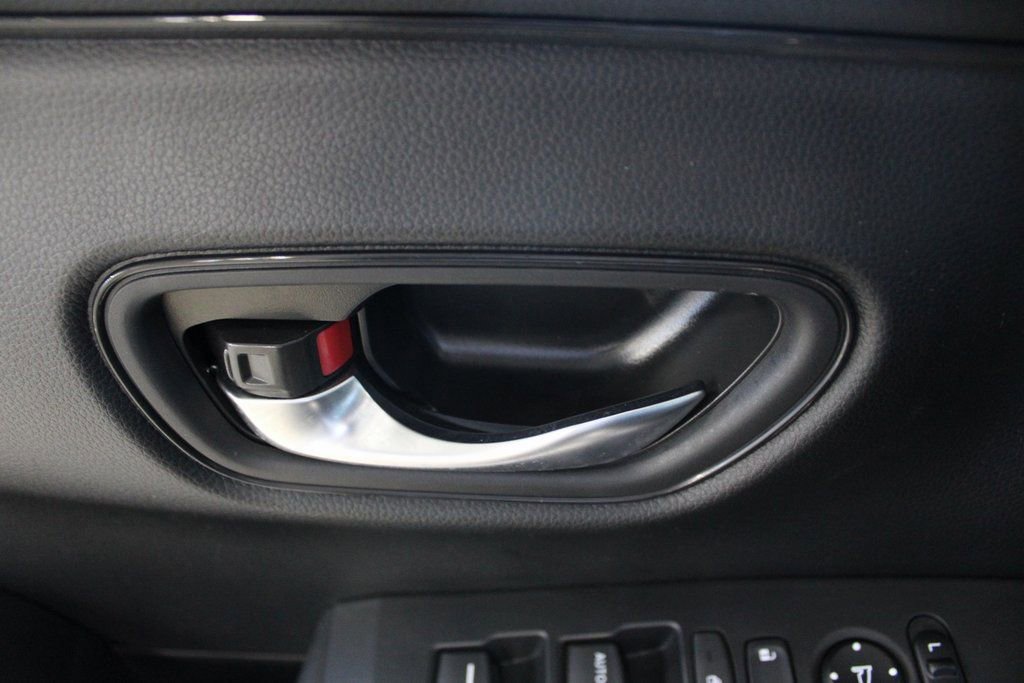 Used 2023 Honda HR-V LX image 13