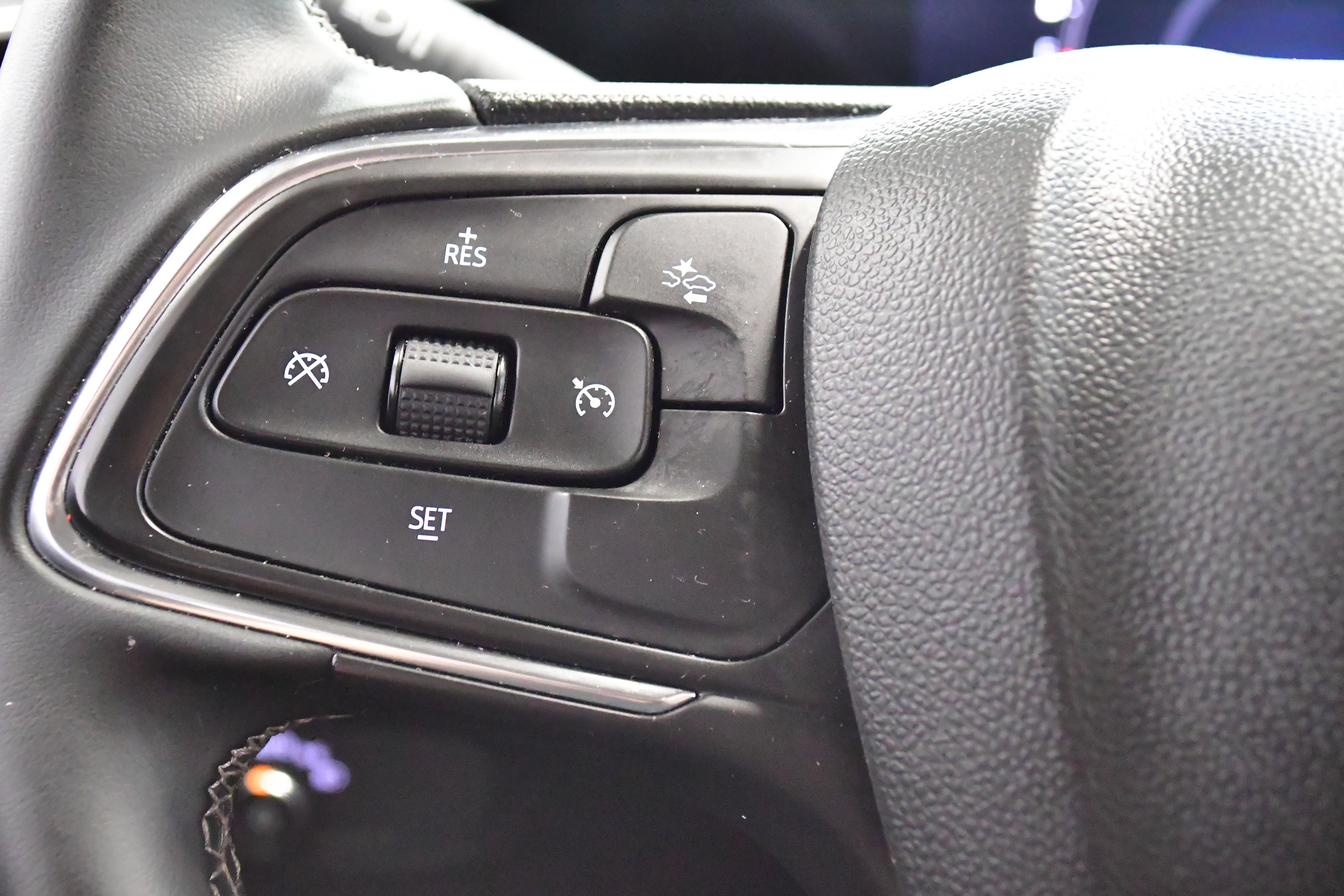 Used 2025 Buick Encore GX Preferred AWD/4WD image 22