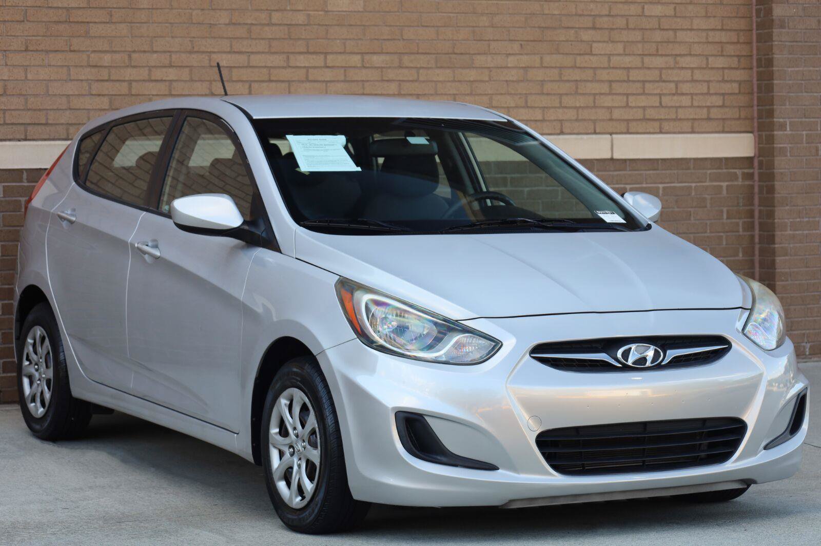 Used 2013 Hyundai Accent GS FWD image 7