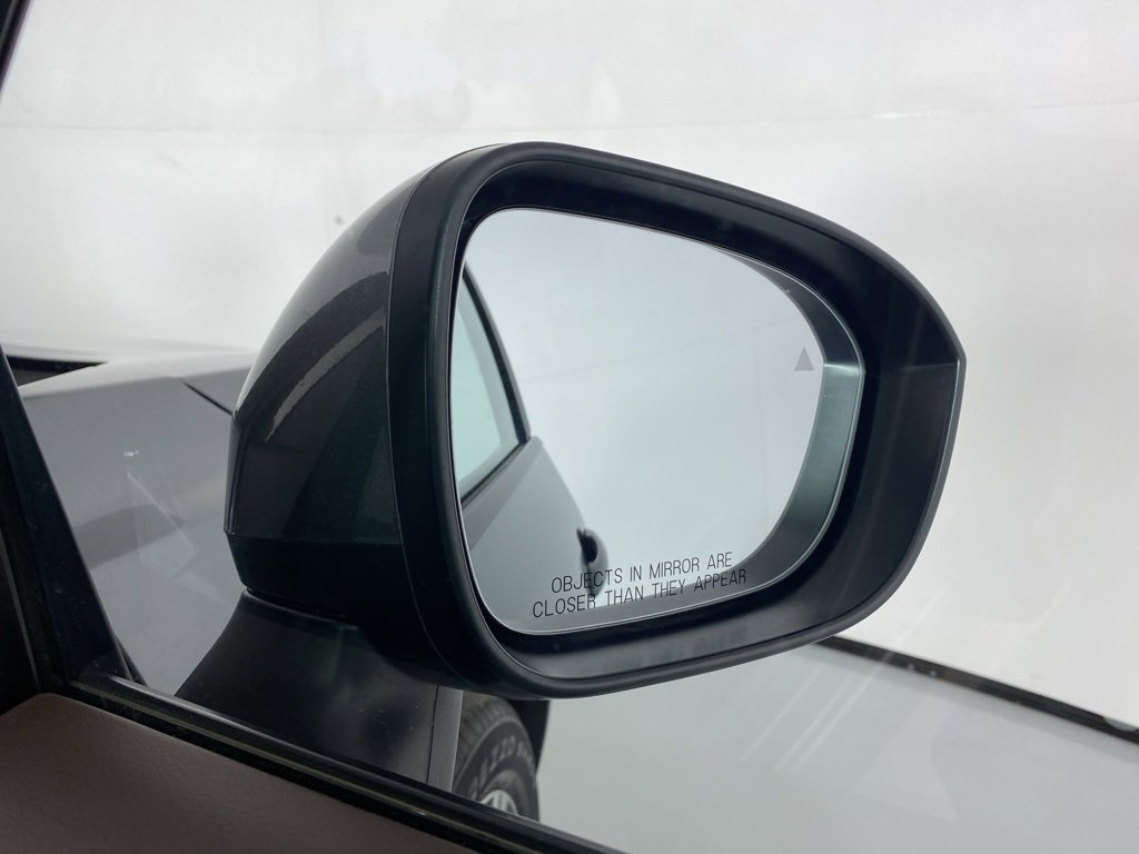 Used 2023 Nissan Rogue S image 9