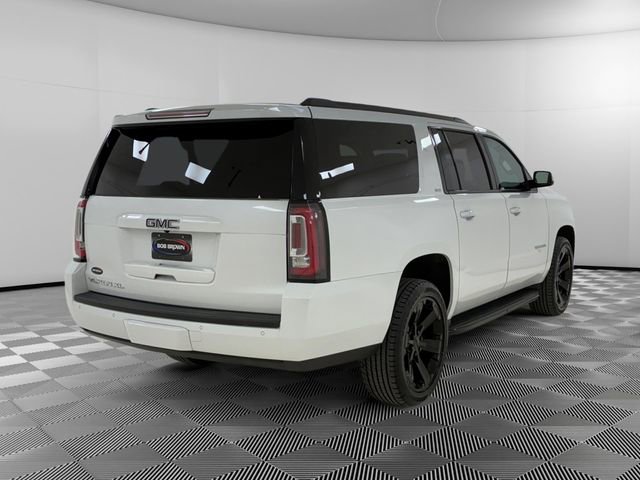Used 2019 GMC Yukon XL SLT w/ Graphite Performance Edition AWD/4WD image 3