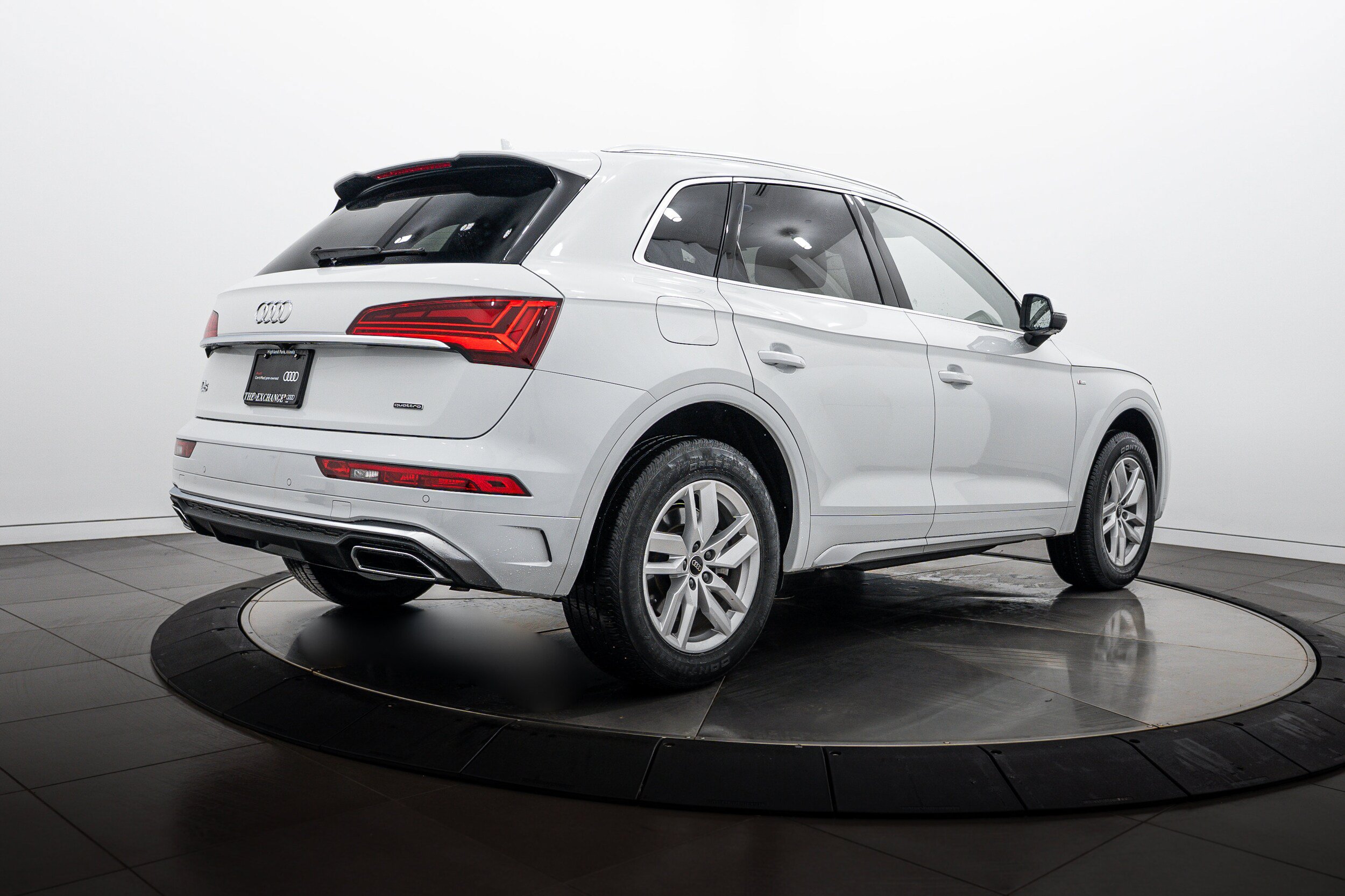 Certified 2023 Audi Q5 2.0T Premium w/ Convenience Package AWD/4WD image 4