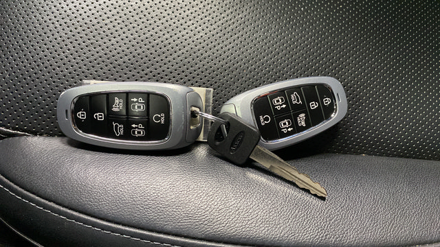 Used 2021 Hyundai Santa Fe Limited w/ Cargo Package AWD/4WD image 21