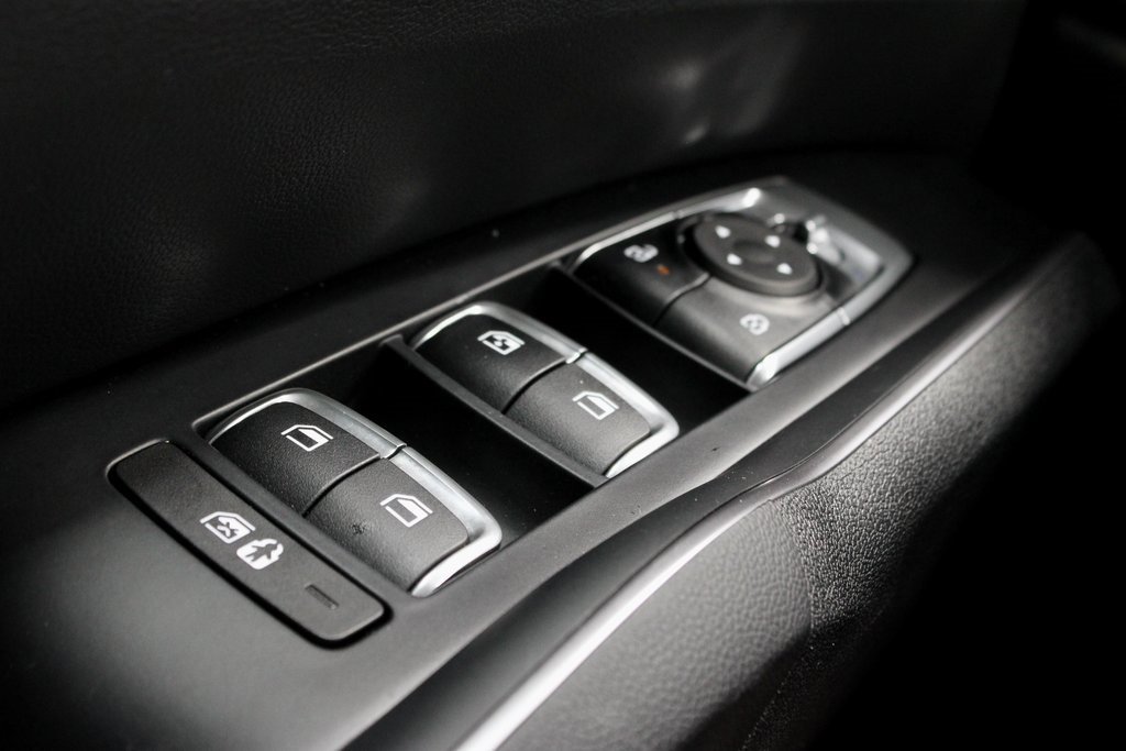 Used 2025 Kia Sorento S w/ Panoramic Sunroof Package image 28