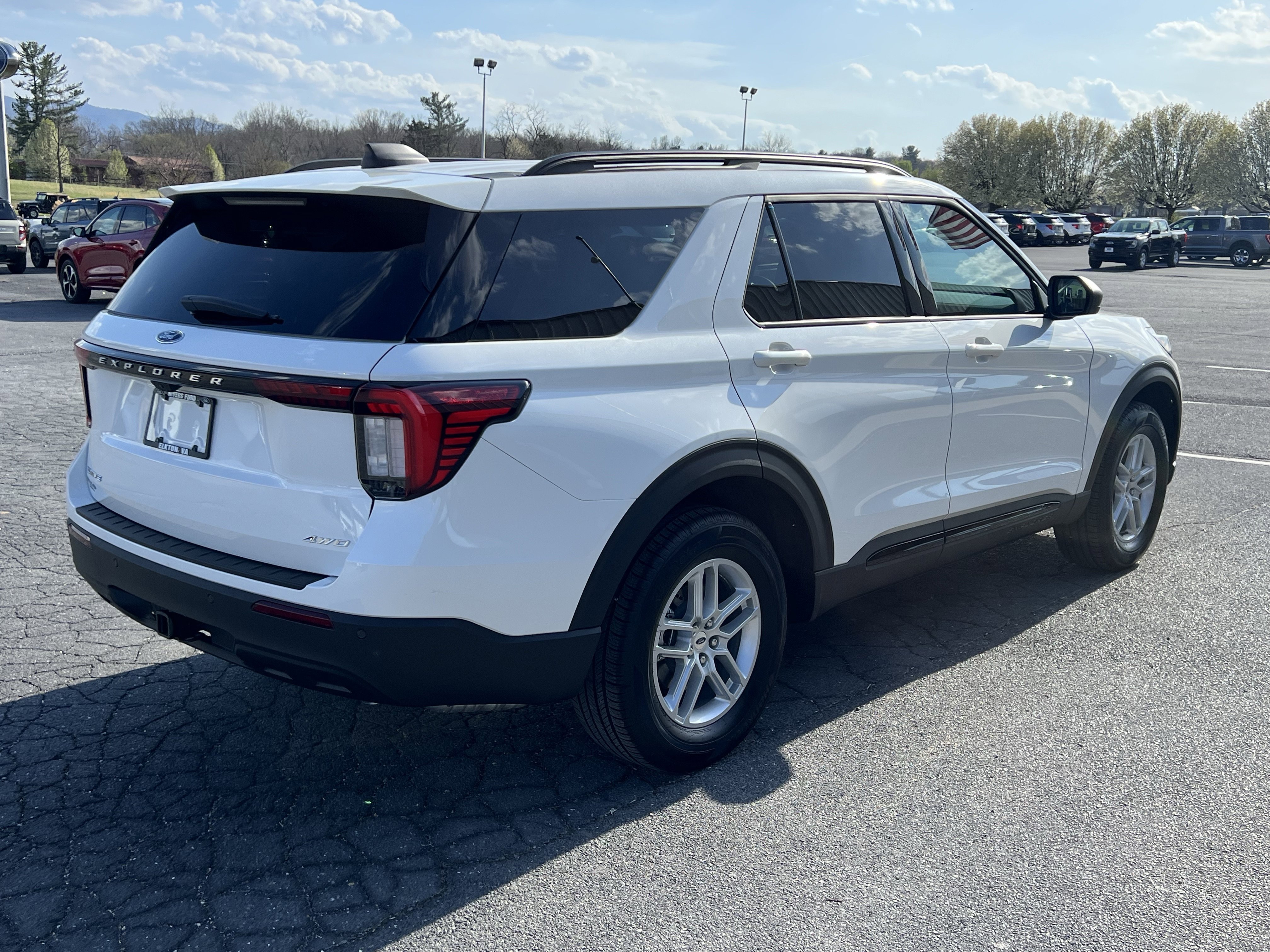 New 2026 Ford Explorer Active AWD/4WD image 6