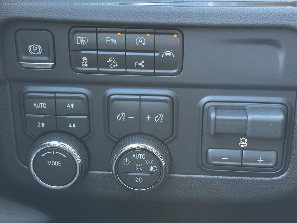 New 2026 Chevrolet Suburban Premier w/ Sun And Tow Package image 19