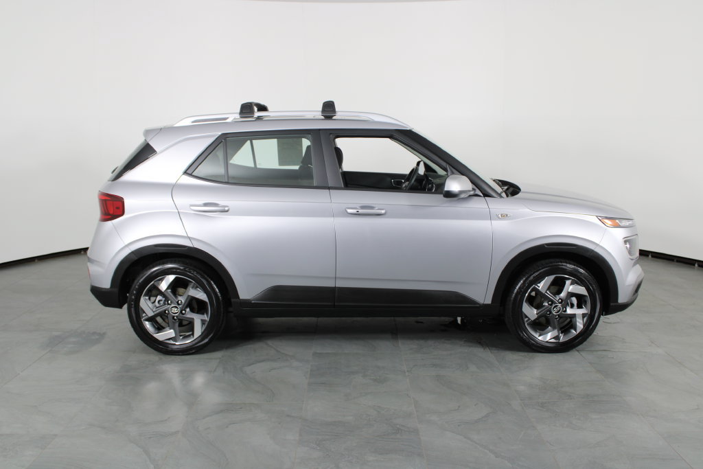 Certified 2026 Hyundai Venue SEL FWD image 12