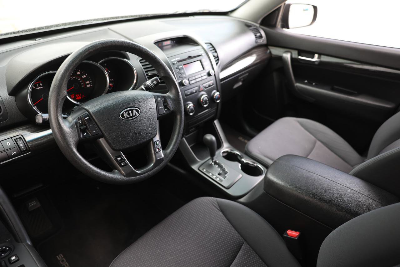 Used 2011 Kia Sorento 2WD image 4