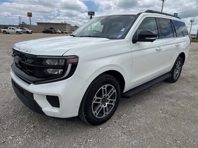 Used 2025 Ford Expedition Active AWD/4WD image 1