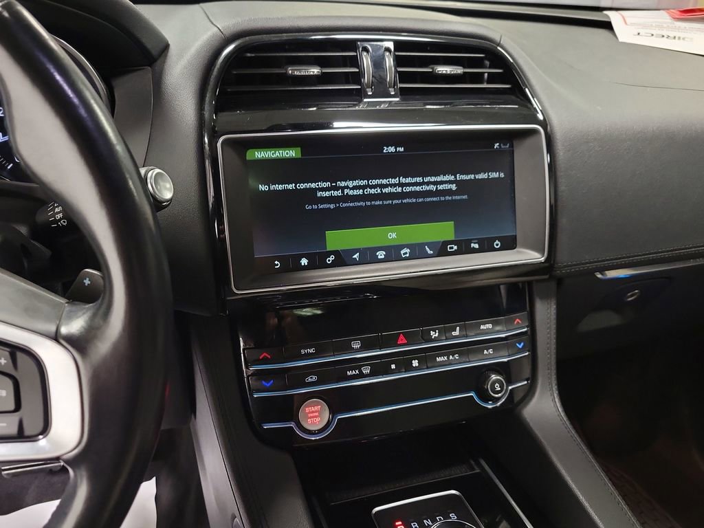 Used 2020 Jaguar F-PACE Prestige image 15