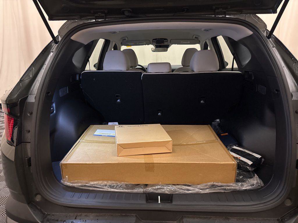 New 2025 Hyundai Tucson SE image 9