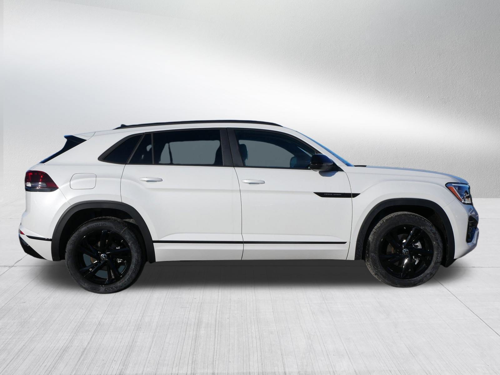 New 2026 Volkswagen Atlas Cross Sport SEL R-Line AWD/4WD image 2