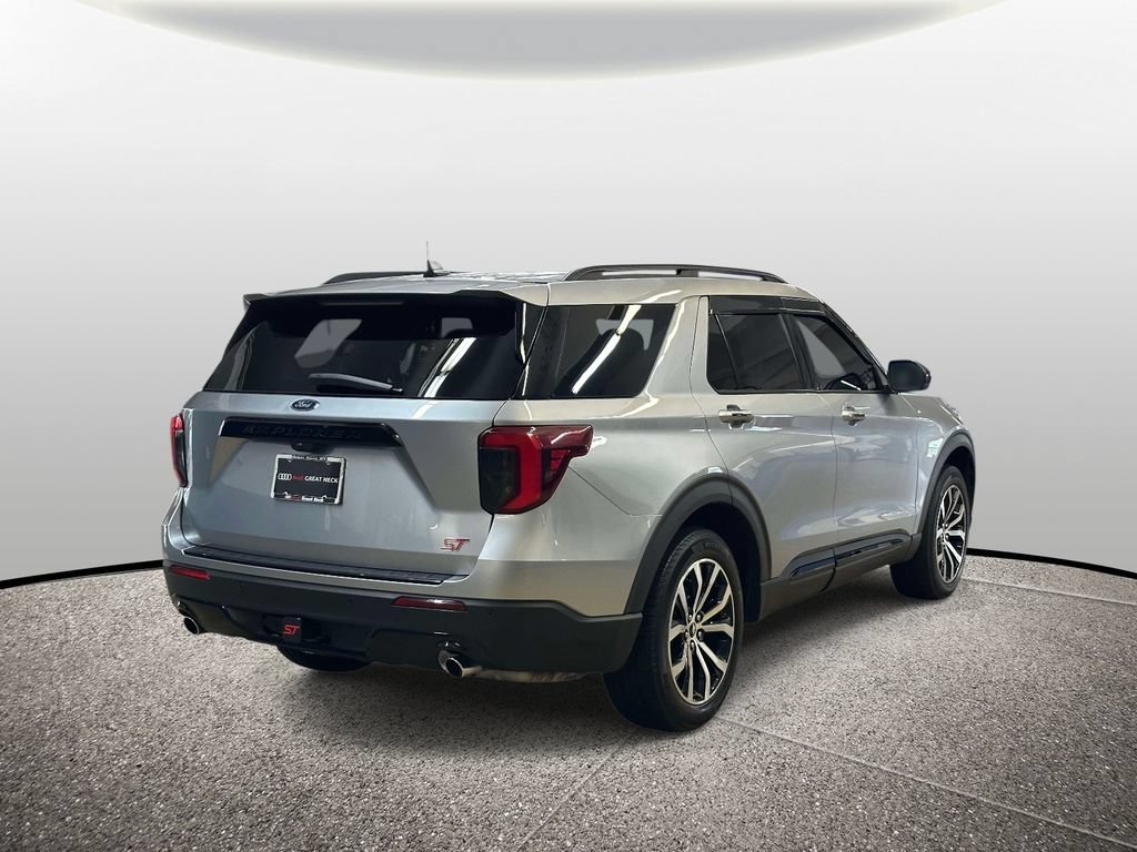 Used 2024 Ford Explorer ST-Line w/ Class IV Trailer Tow Package AWD/4WD image 9