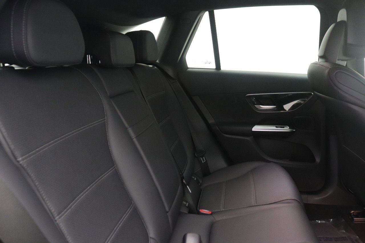 Certified 2026 Mercedes-Benz GLC 300 image 29