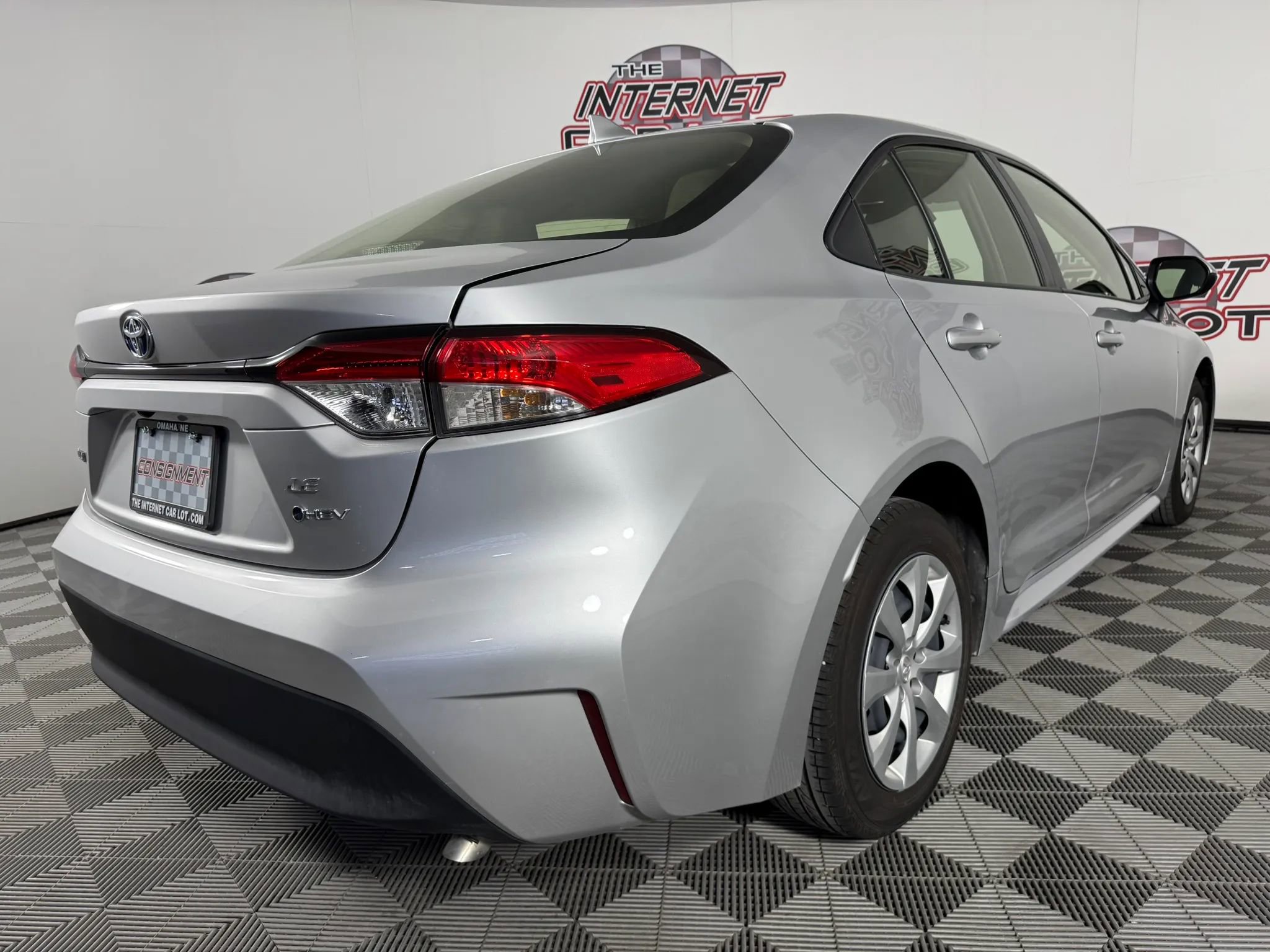Used 2025 Toyota Corolla LE FWD image 25