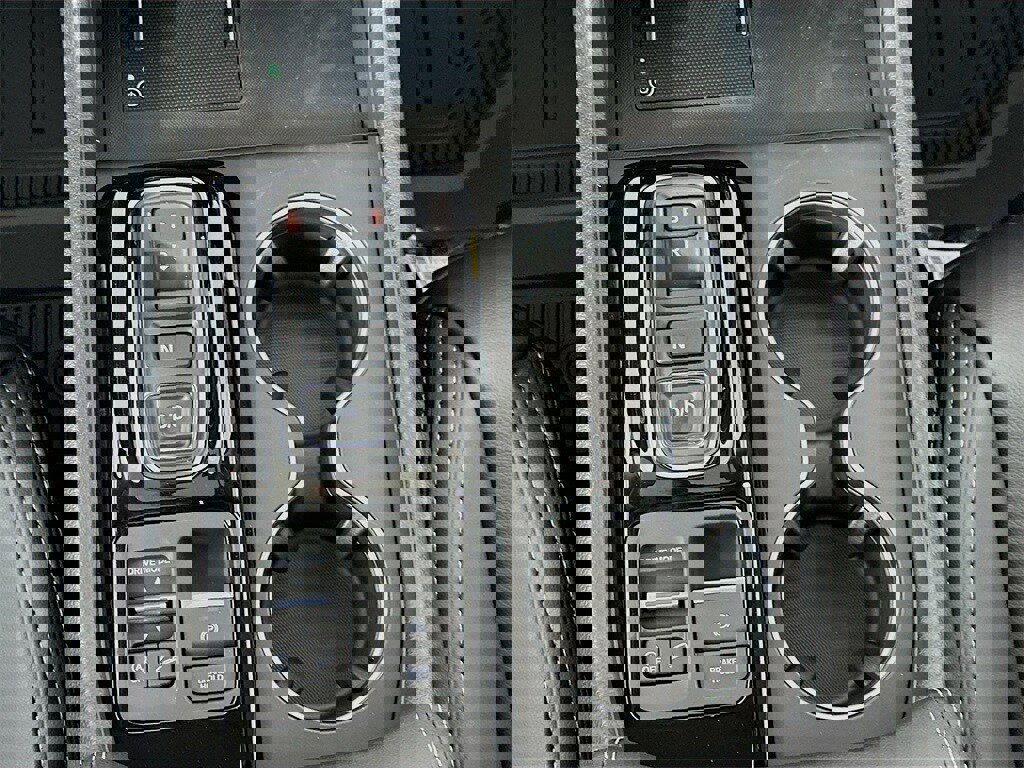 New 2025 Honda Pilot Touring image 24