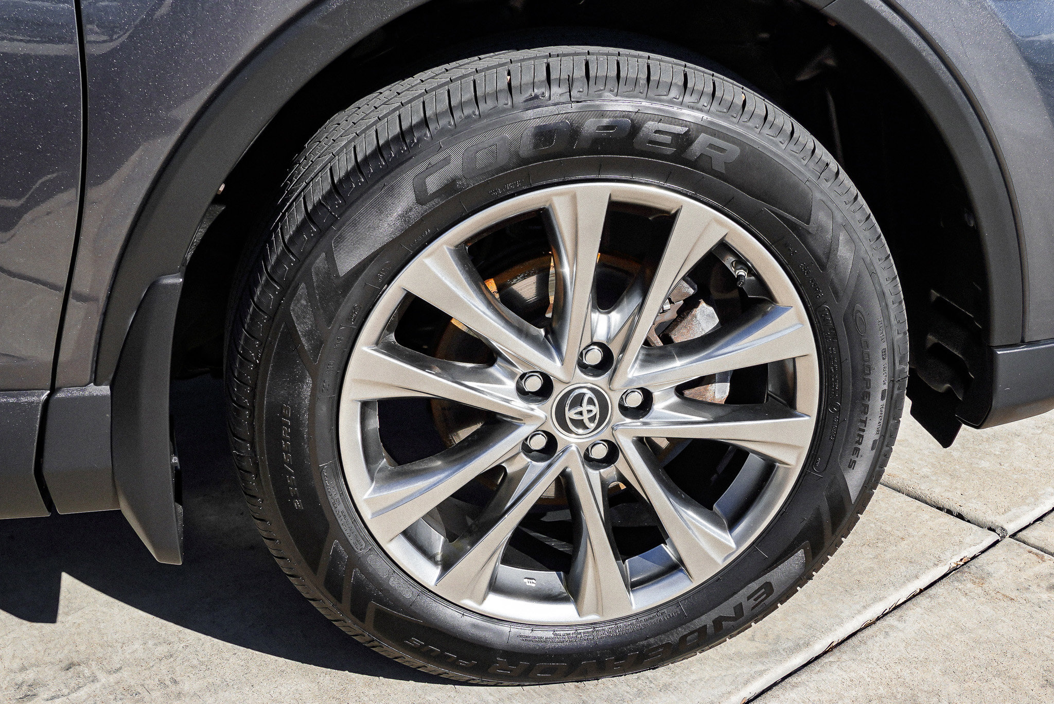 Used 2018 Toyota RAV4 Limited image 10