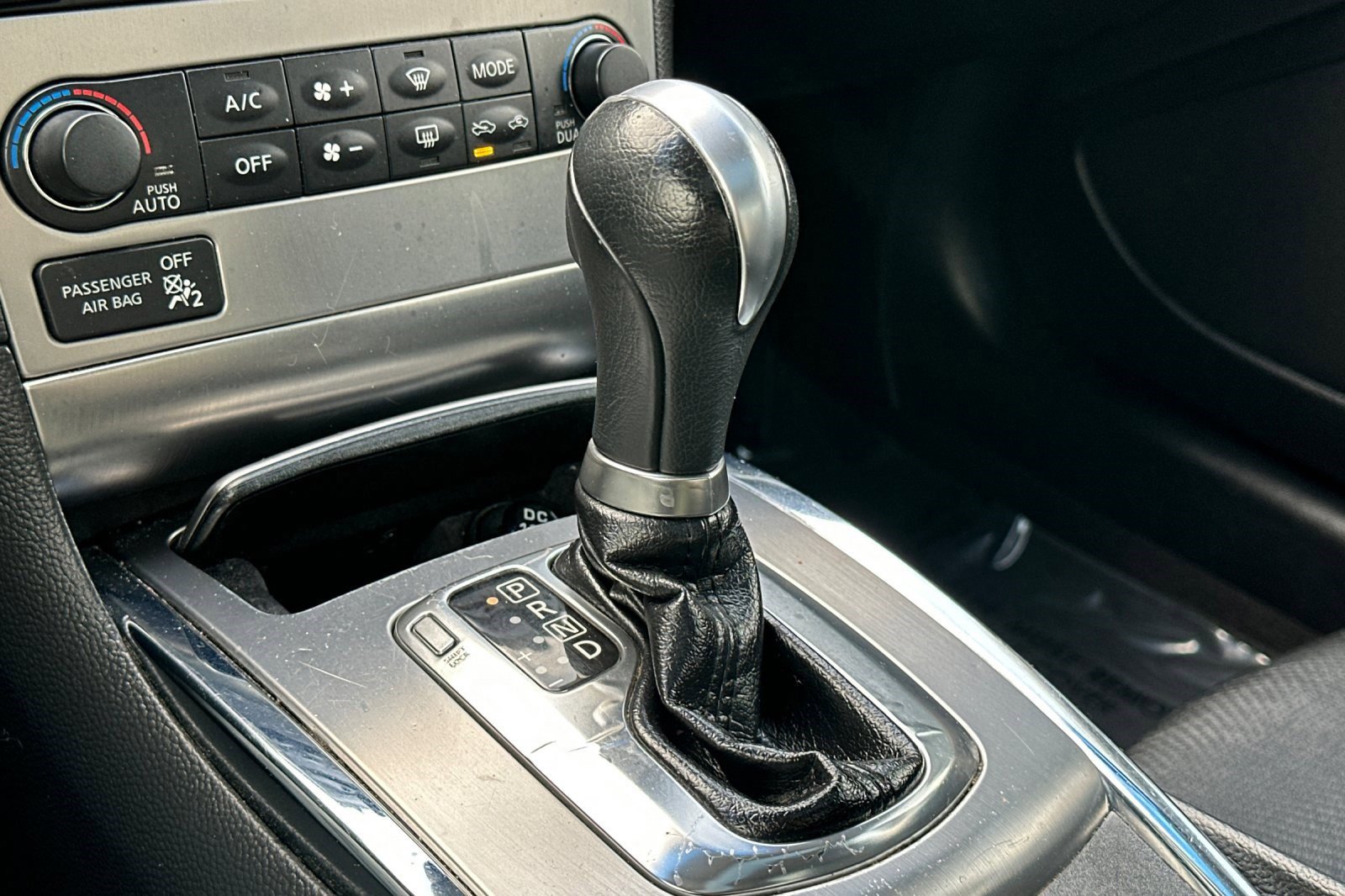 Used 2012 INFINITI G37 Journey w/ Premium Pkg image 18