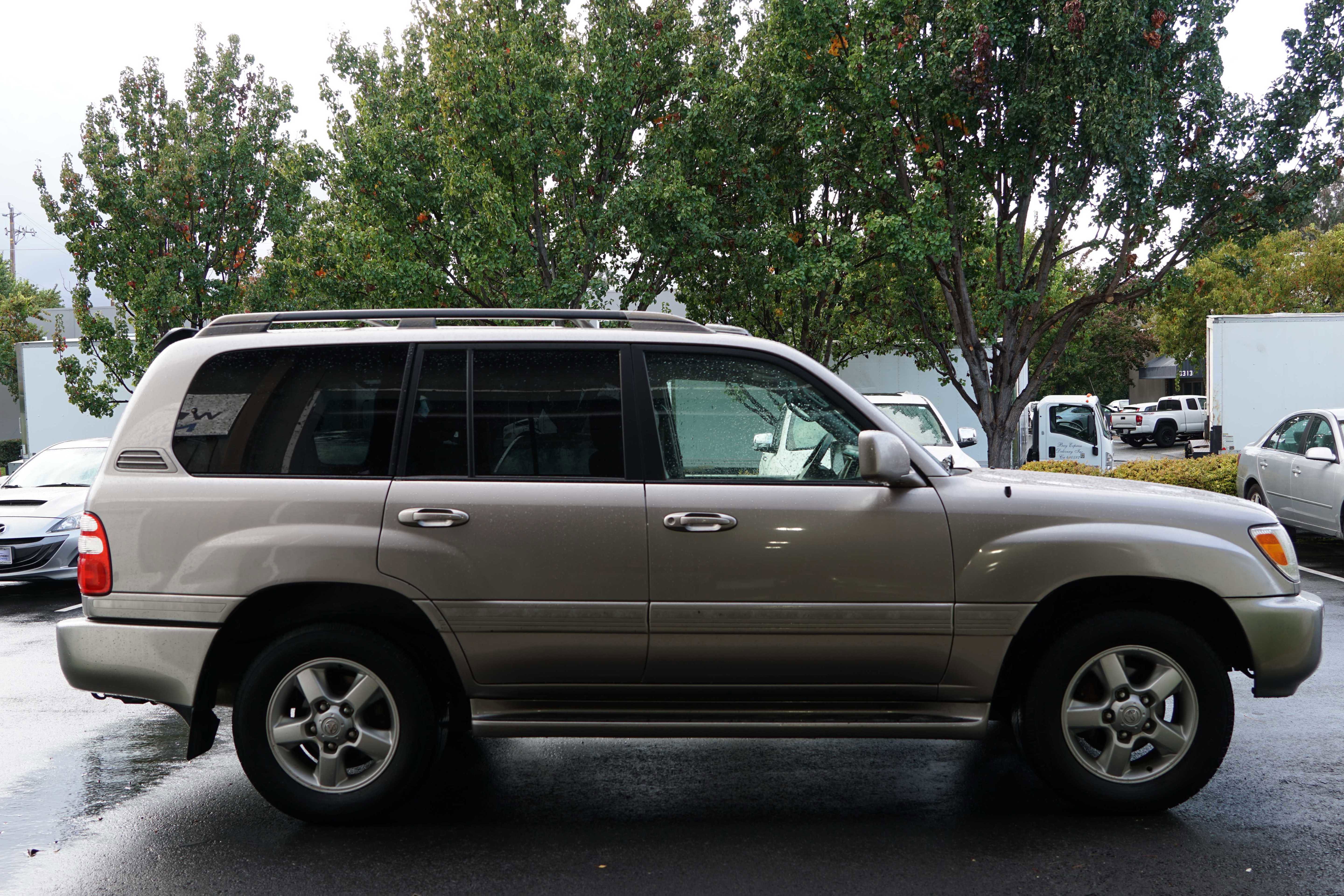 Used 2004 Toyota Land Cruiser image 10