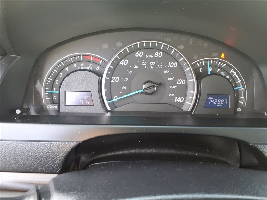 Used 2015 Toyota Camry LE image 29