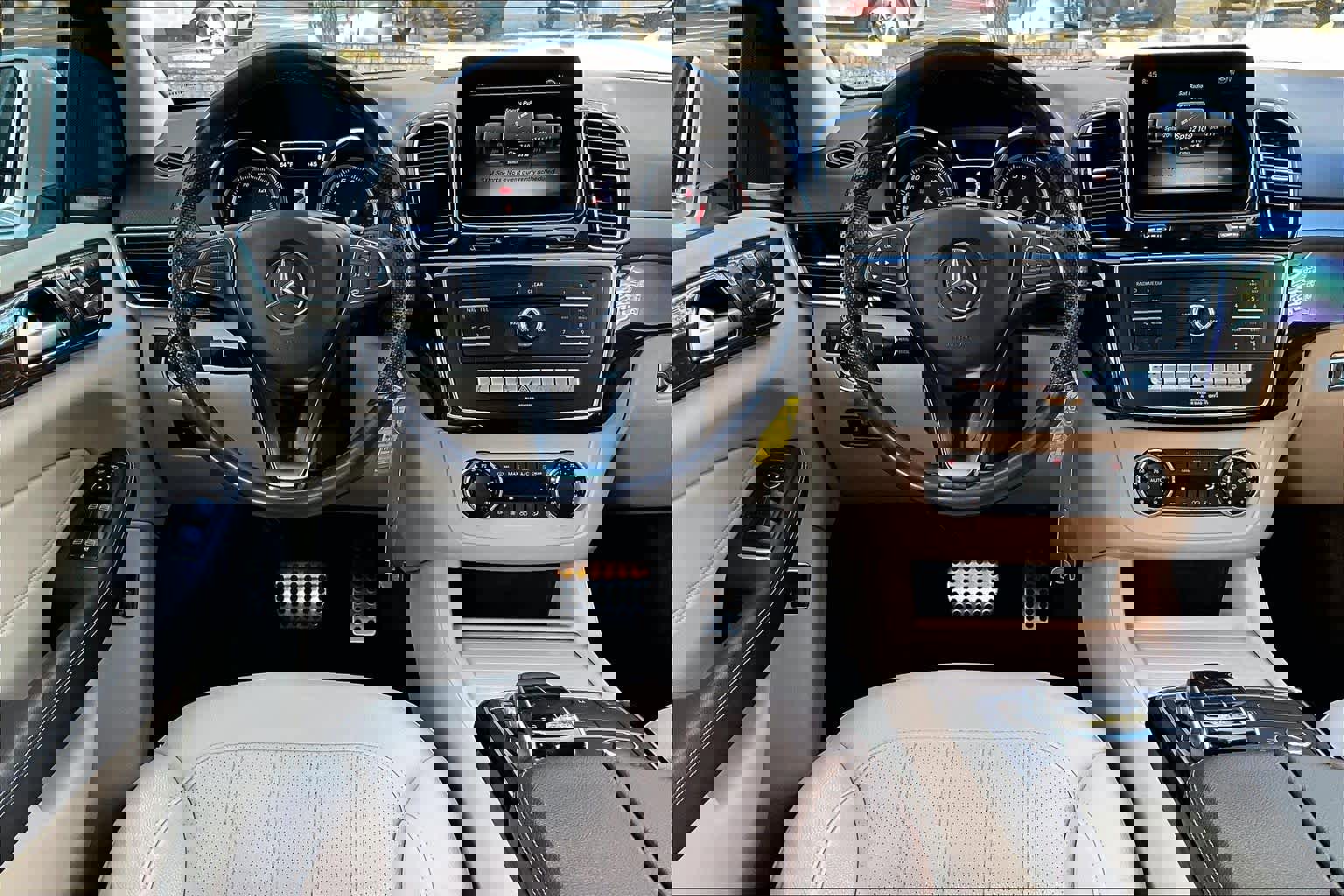 Used 2019 Mercedes-Benz GLE 400 4MATIC image 5