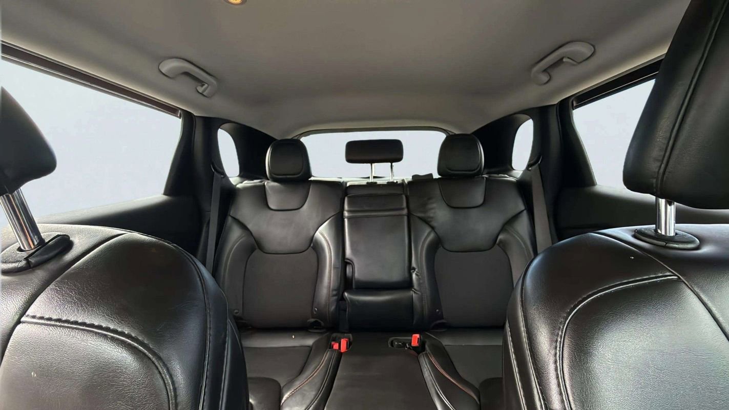 Used 2019 Jeep Cherokee Trailhawk image 15