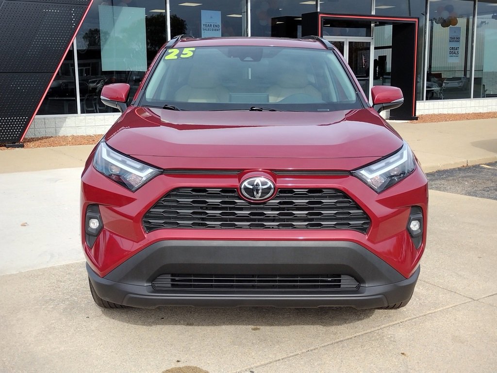 Used 2025 Toyota RAV4 XLE Premium image 13