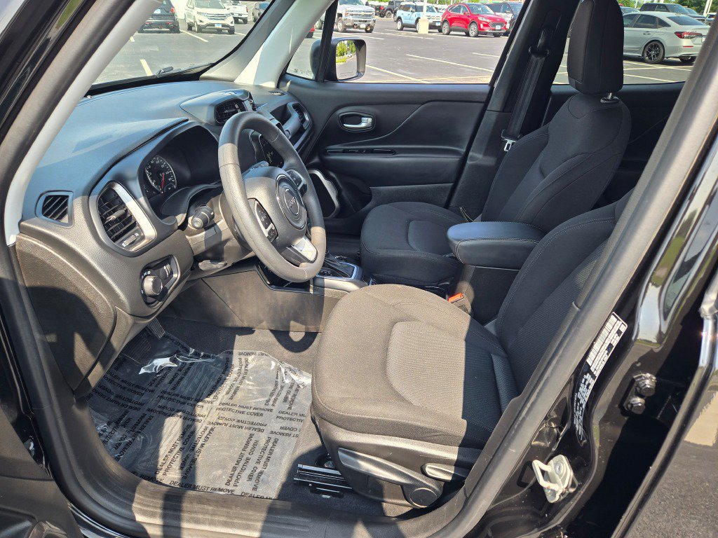 Used 2023 Jeep Renegade Latitude AWD/4WD image 20