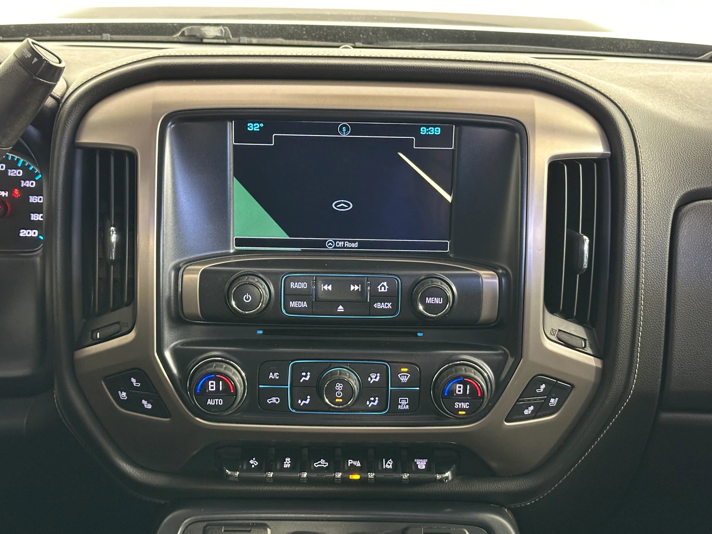 Used 2017 GMC Sierra 3500 Denali image 31