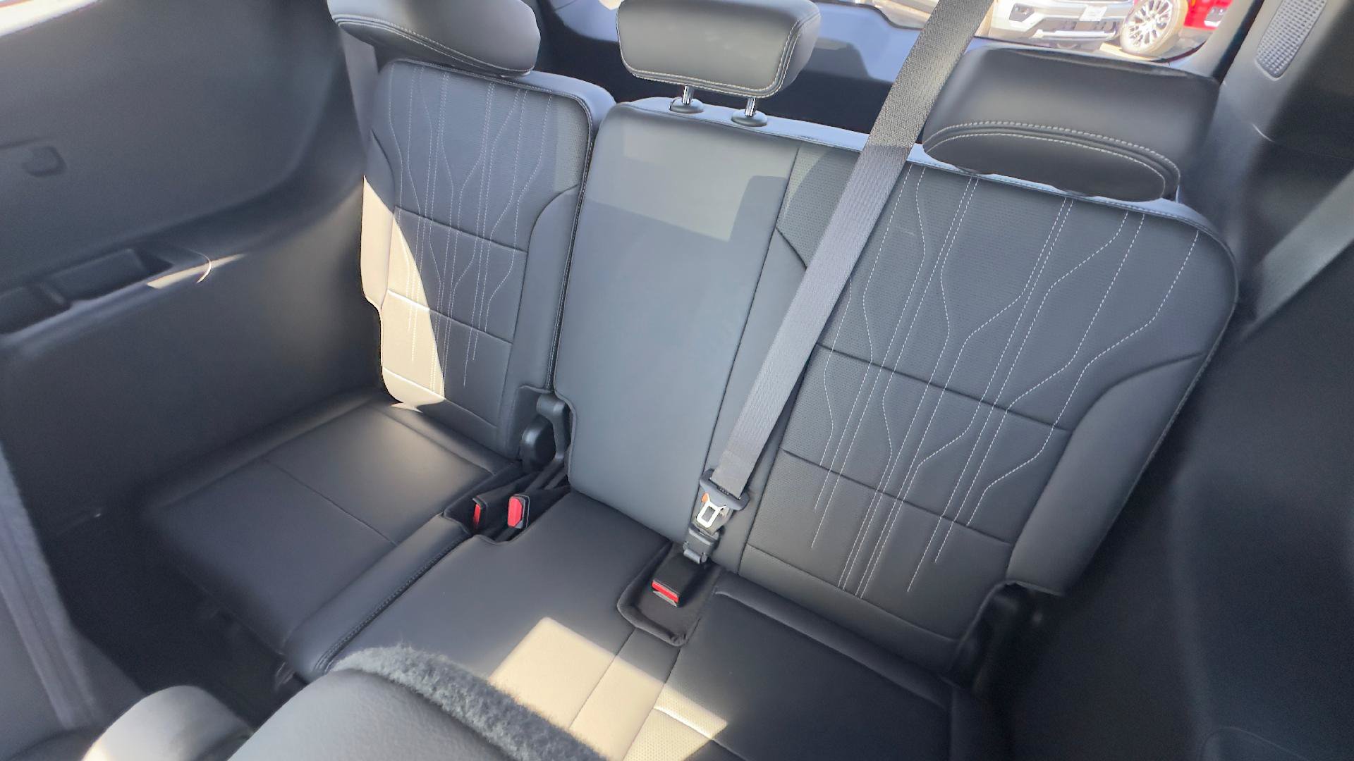 Used 2025 Buick Enclave Avenir w/ Super Cruise Package AWD/4WD image 10