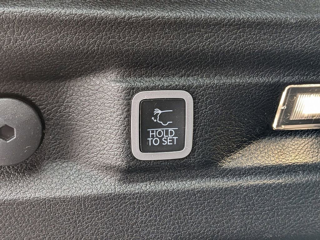 Certified 2023 Jeep Grand Cherokee L Limited AWD/4WD image 8