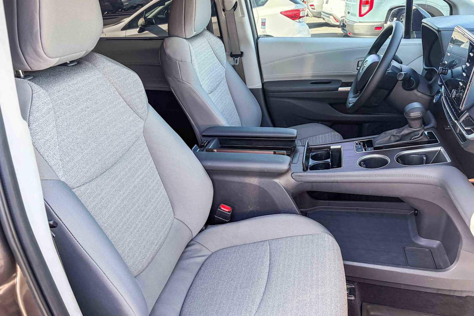 Used 2024 Toyota Sienna LE image 15