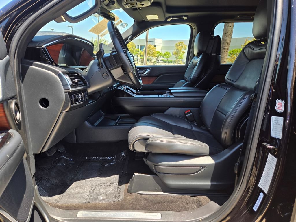 Used 2024 Lincoln Navigator Reserve AWD/4WD image 9